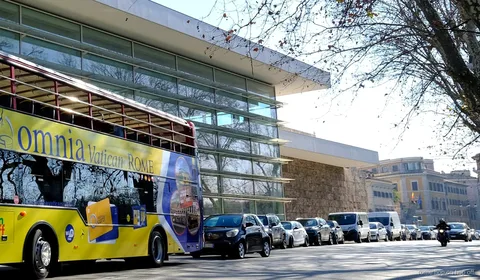 Vaticaan en hop-on hop-off bus combi Rome nabij het Sint-Pietersplein